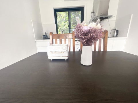 Entire New Granny Flat With 3 Bedrooms 2 Bathrooms - Accommodation Main Beach 1