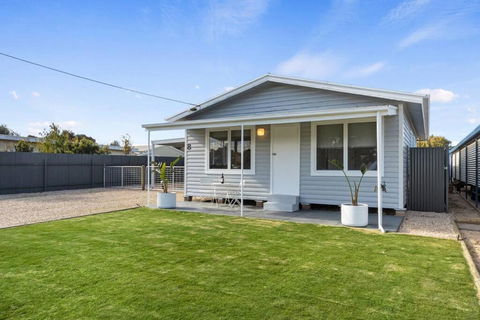 Eightonfifth - Accommodation Main Beach 0