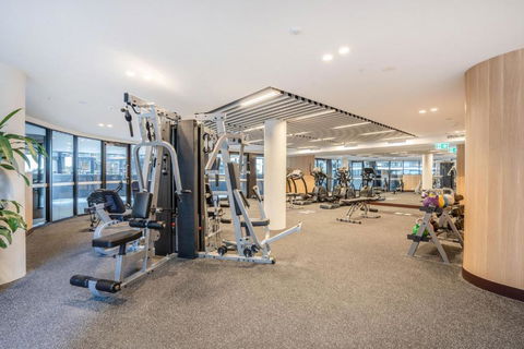 Elegant 1-Bed With Outstanding Building Amenities - Accommodation Main Beach 4