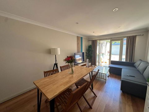 Elegant 2 Bedroom Home Close To City Buz Bridge RD 2 E-Bikes Included - Accommodation Main Beach 2