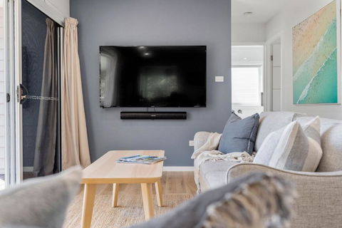 Elements Of Hyams - Accommodation Main Beach 1