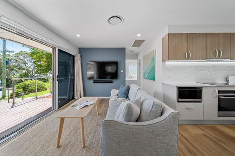 Elements Of Hyams - Accommodation Main Beach 2