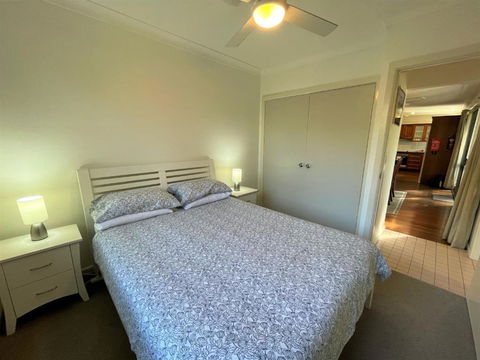 Elizabeth Beach Guest House - Accommodation Main Beach 3