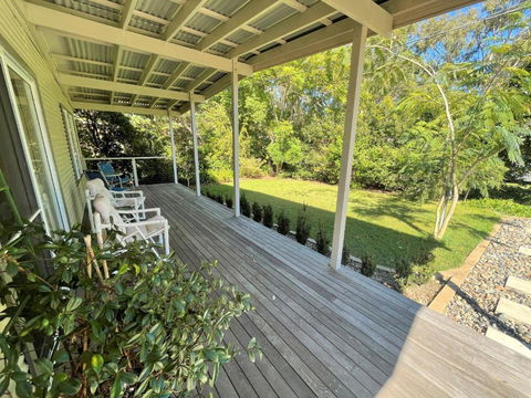 Elizabeth Beach Guest House - Accommodation Main Beach 1