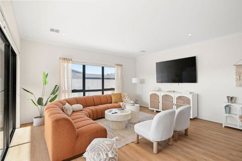 Ella Phillip Island - Accommodation Main Beach 3