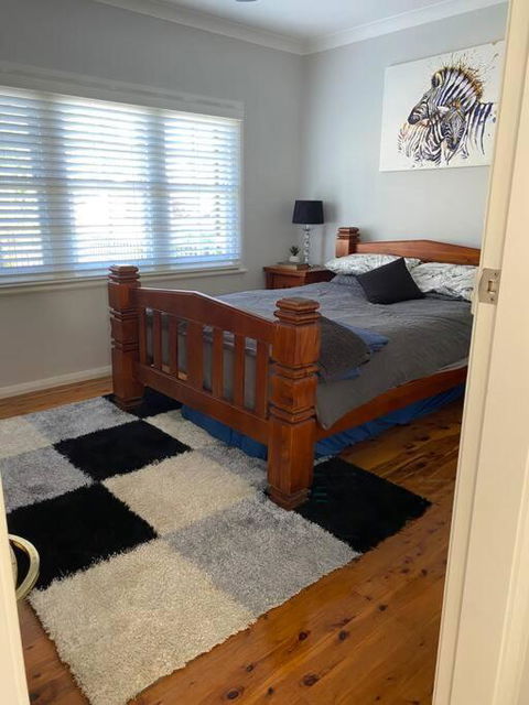 Ellessa - Accommodation Main Beach 1