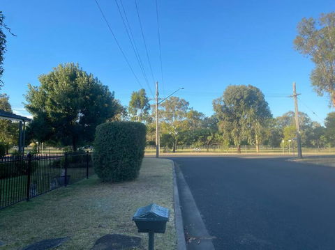 Ellessa - Accommodation Main Beach 4