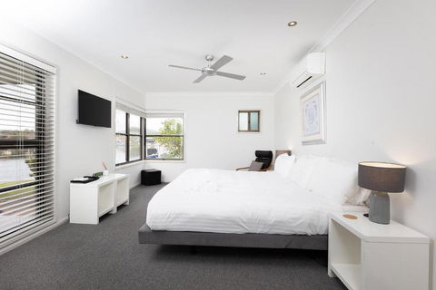 Elouera Crescent - Accommodation Main Beach 3