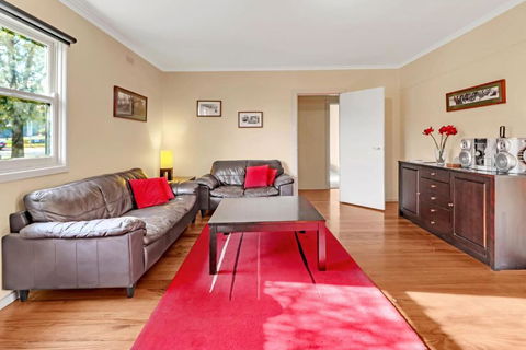 Elouera - Accommodation Main Beach 2