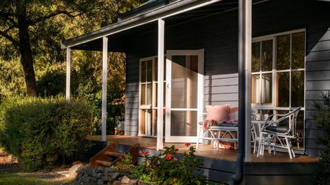 Elsie Cottage - Accommodation Main Beach 1