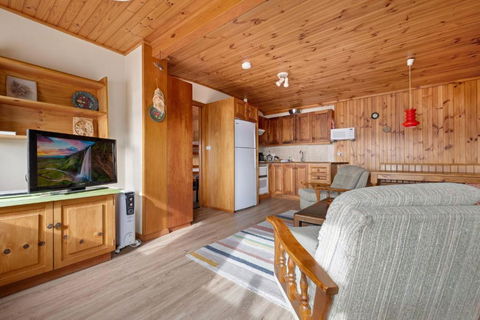 Elvira 1 Bedroom - Accommodation Main Beach 2