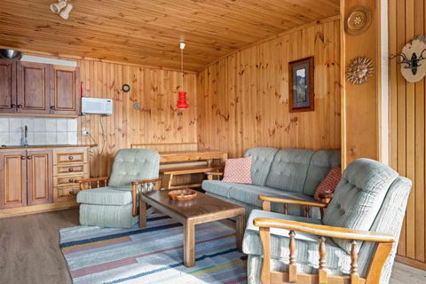 Elvira 1 Bedroom - Accommodation Main Beach 0