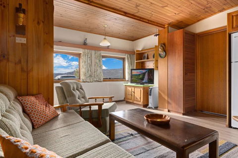 Elvira 1 Bedroom - Accommodation Main Beach 1