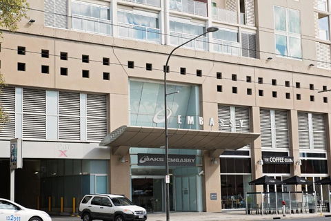 Embassy 2br Free Parking - Accommodation Main Beach 1