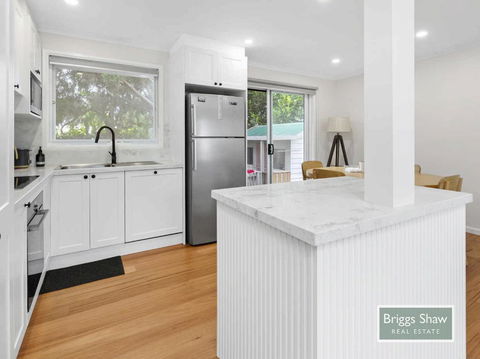 Embrace Love And Leisure - Accommodation Main Beach 2