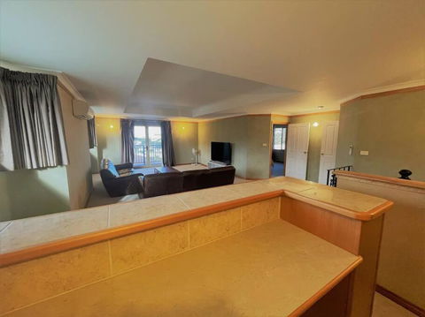 Emily St Escape - Accommodation Main Beach 2