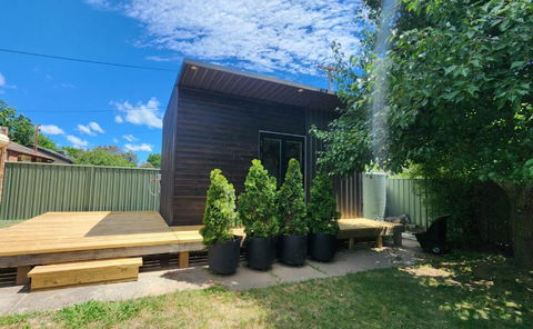 Enchanting Tiny Home In Vibrant - Accommodation Main Beach 0