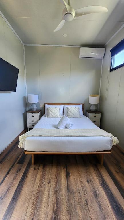 Enchanting Tiny Home In Vibrant - Accommodation Main Beach 1