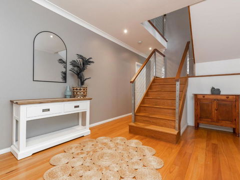 Endless Summer At Smiths - Accommodation Main Beach 2