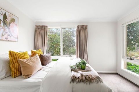 Enjoy Nature At Modern Diamond Creek Farmhouse - Accommodation Main Beach 1