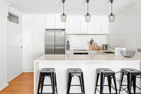 Enjoyable East End - Accommodation Main Beach 4