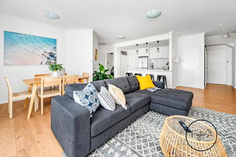 Enjoyable East End - Accommodation Main Beach 0