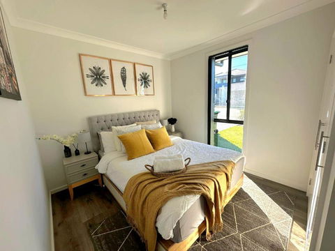 Entire 2br, Hideaway - Accommodation Main Beach 1