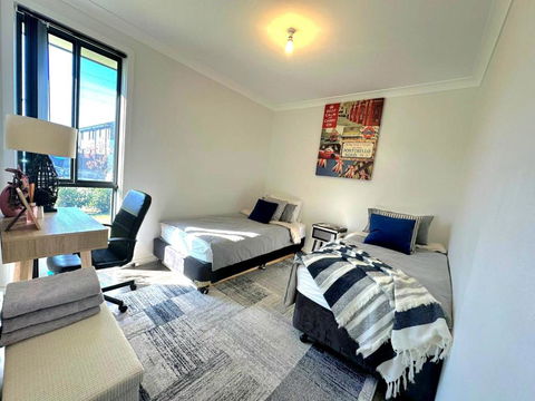 Entire 2br, Hideaway - Accommodation Main Beach 2