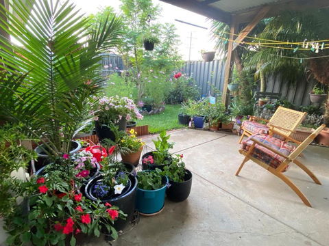 ENTIRE HOME IN WERRIBEE,BEST POSSIBLE LOCATION YOU CAN FIND - Accommodation Main Beach 1
