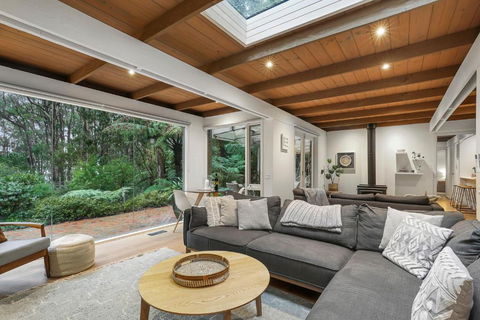 Escape To Tranquil Bliss In Fernview On Falls - Accommodation Main Beach 0