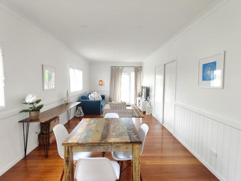 Eugarie Seaside Guesthouse - Accommodation Main Beach 2