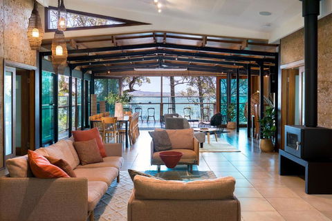 Eumarella Shores Noosa Lake Retreat - Accommodation Main Beach 4