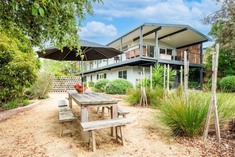 Evans Beach Retreat - Accommodation Main Beach 0