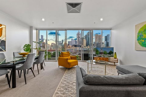 Exclusive Stays - Southgate 28 - Accommodation Main Beach 1