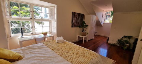 Fab 4brm Home With Pool A 15 Min Walk To Beach - Accommodation Main Beach 3