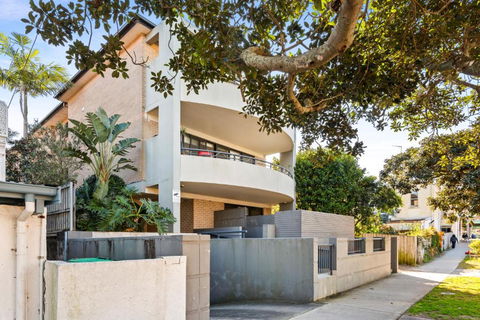 Fab Bondi 2-Bed With Courtyard & Alfresco Dining - Accommodation Main Beach 4