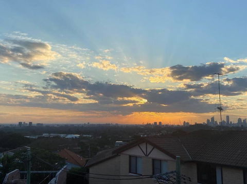 Fab Penthouse Near Bondi / Bronte, Shops & Bars - Accommodation Main Beach 2