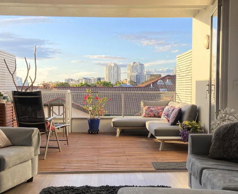 Fab Penthouse Near Bondi / Bronte, Shops & Bars - Accommodation Main Beach 0