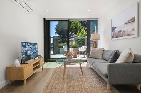 Fabulous 1-Bed With Pool And Private Courtyard - Accommodation Main Beach 0