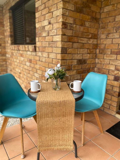 Fabulous Canal-front Unit In Mooloolaba - Accommodation Main Beach 3