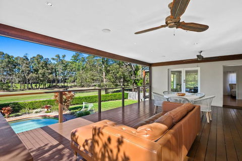 Fairway By Khove - Accommodation Main Beach 1