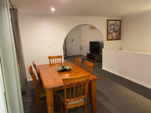 FAMILY 3-bedroom Everton Hills Apartment - Accommodation Main Beach 0