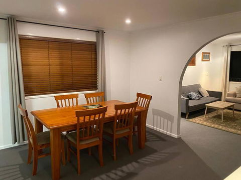 FAMILY 3-bedroom Everton Hills Apartment - Accommodation Main Beach 1
