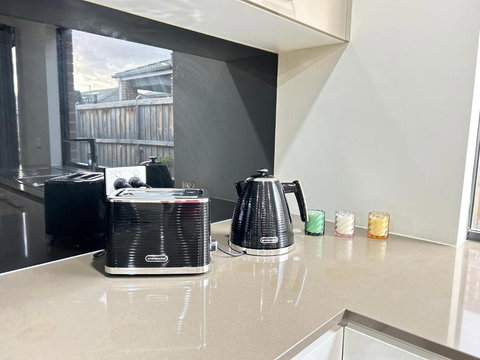 Family Friendly House - Accommodation Main Beach 4