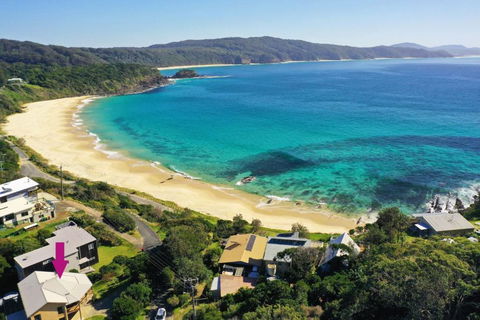 Far Shore - Accommodation Main Beach 1