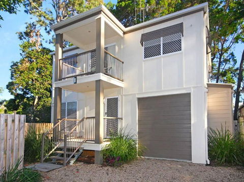 FLIP FLOP INN - Accommodation Main Beach 0