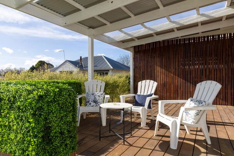 FOREST CORNER - 3 BEDROOM WEATHERBOARD, TRENTHAM - Accommodation Main Beach 2
