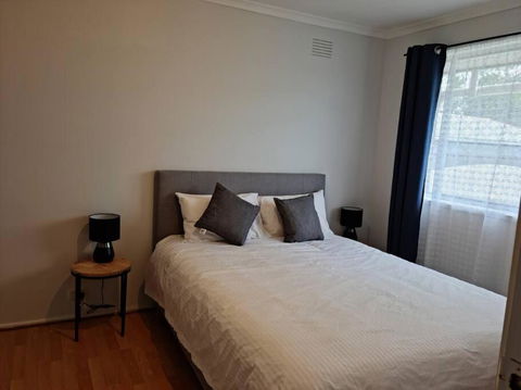 Four Bedroom House With Free Parking On Site - Accommodation Main Beach 1