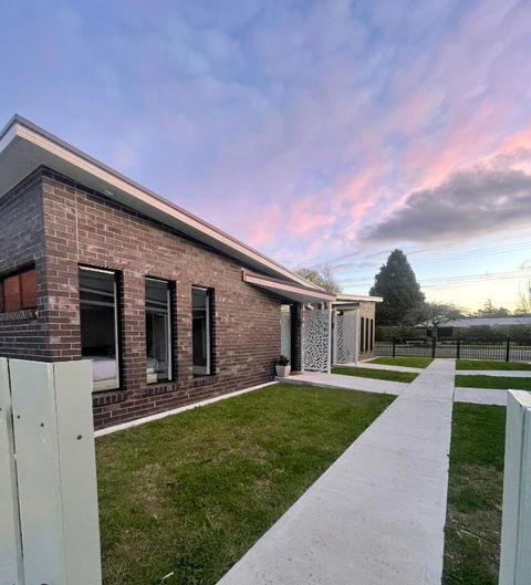 Four Square Short Stay Accommodation Railton - Accommodation Main Beach 3