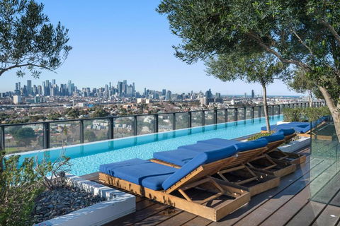 FLEMINGTON - Melbourne City Views - Accommodation Main Beach 0